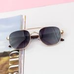 Ochelari de Soare Dama 20306 Auriu-Negru » meishop.life