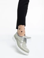 Pantofi casual dama bej din piele naturala lacuita Estebana