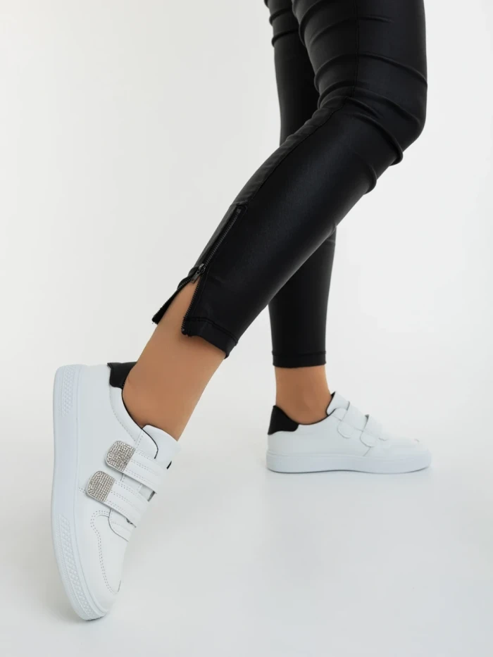 Pantofi sport dama albi cu negru din piele ecologica Mikana
